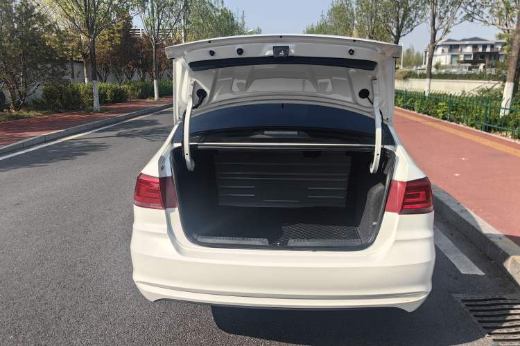 Used Volkswagen Santana 2019 1.5L Automatic Fashion Edition China VI Trunk