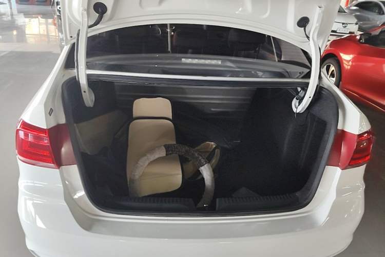 Used Volkswagen Santana 2019 1.5L Automatic Fashion Edition China VI Trunk