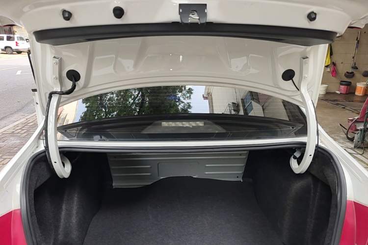 Used Volkswagen Santana 2019 1.5L Manual Fashion Edition China VI Standard Trunk