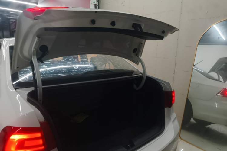 Used Volkswagen Santana 2019 1.5L Automatic Fashion Edition China VI Trunk