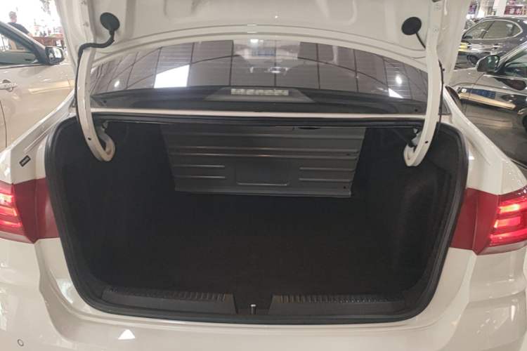 Used Volkswagen Santana 2019 1.5L Automatic Comfort Edition China VI Standard Trunk