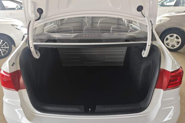 Used Volkswagen Santana 2019 1.5L Manual Fashion Edition China VI Standard Trunk