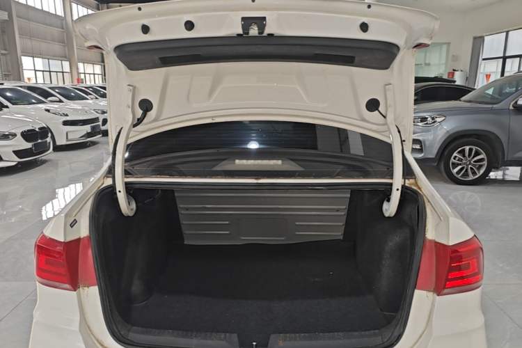 Used Volkswagen Santana 2019 1.5L Automatic Fashion Edition China VI Trunk