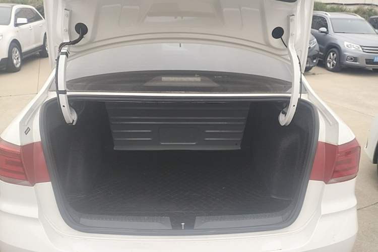Used Volkswagen Santana 2019 1.5L Automatic Fashion Edition China VI Trunk