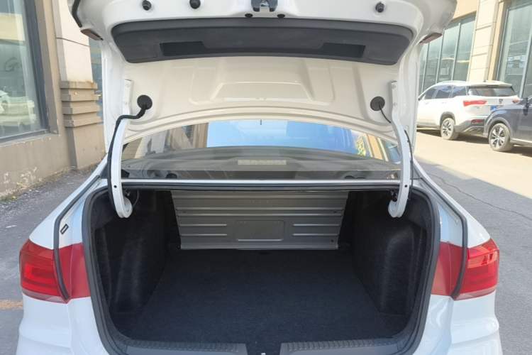Used Volkswagen Santana 2019 1.5L Manual Fashion Edition China VI Standard Trunk