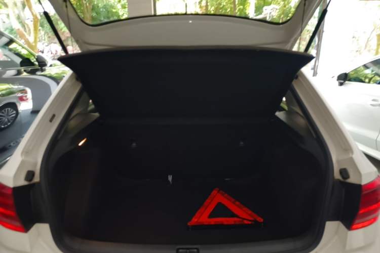 Used Volkswagen Santana 2019 Haval H6 1.5L Automatic Comfort Edition China VI Standard Trunk