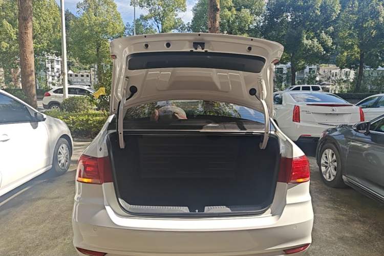 Used Volkswagen Santana 2019 1.5L Manual Comfort Edition China VI Standard Trunk