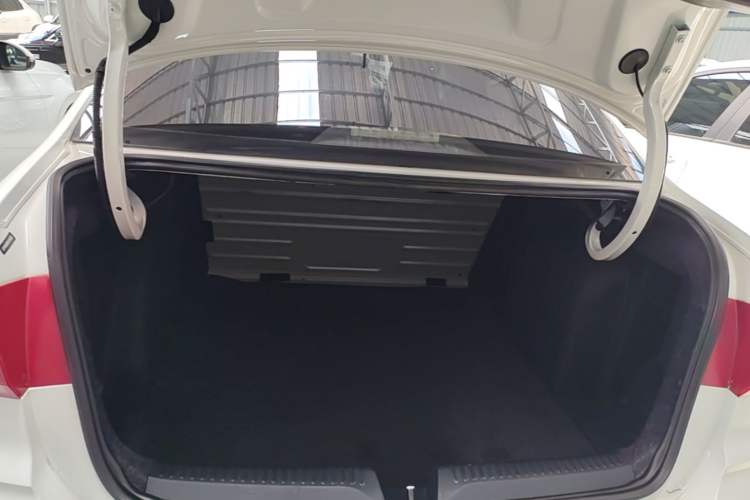 Used Volkswagen Santana 2019 1.5L Automatic Fashion Edition China VI Trunk