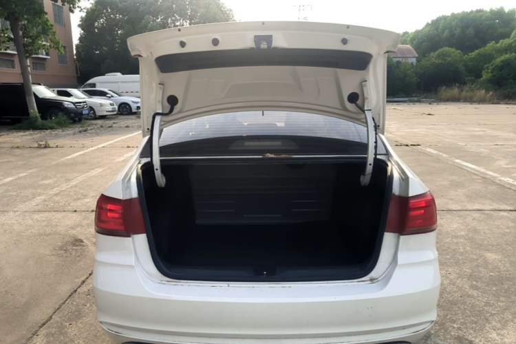 Used Volkswagen Santana 2019 1.5L Manual Fashion Edition China VI Standard Trunk