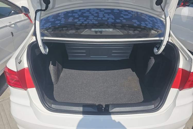 Used Volkswagen Santana 2019 1.5L Automatic Fashion Edition China VI Trunk