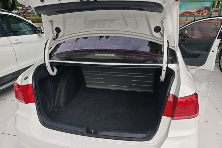 Used Volkswagen Santana 2019 1.5L Manual Fashion Edition China VI Standard Trunk