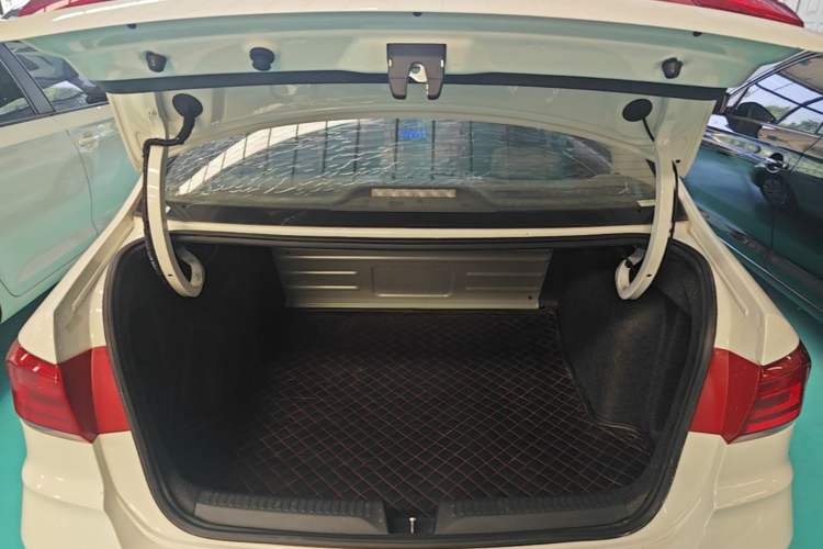 Used Volkswagen Santana 2019 1.5L Automatic Fashion Edition China VI Trunk