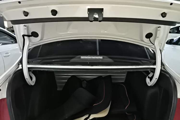 Used Volkswagen Santana 2019 1.5L Automatic Fashion Edition China VI Trunk