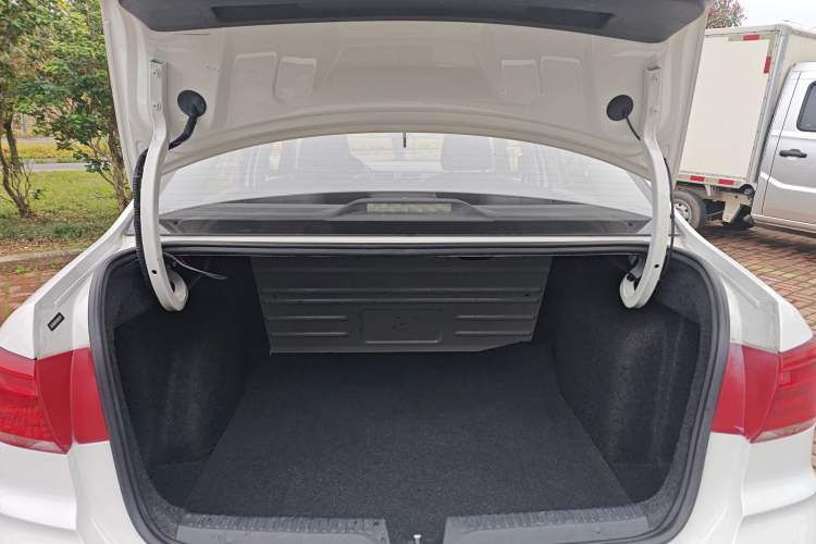 Used Volkswagen Santana 2019 1.5L Automatic Fashion Edition China VI Trunk