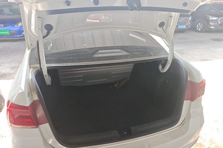 Used Volkswagen Santana 2019 1.5L Manual Fashion Edition China VI Standard Trunk