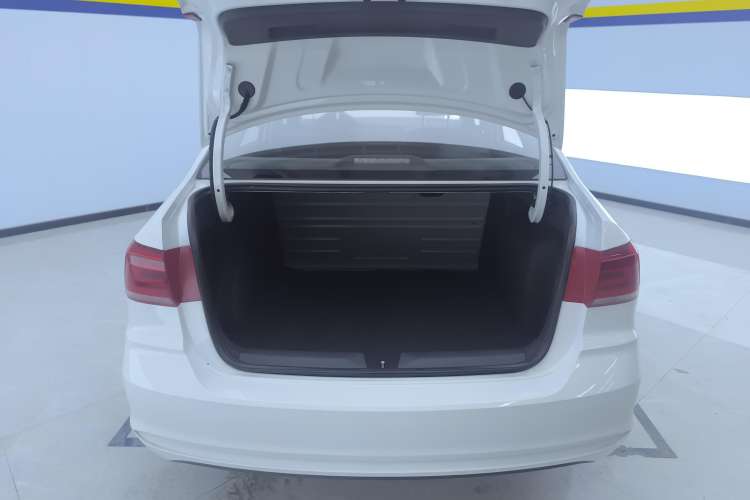 Used Volkswagen Santana 2019 1.5L Automatic Fashion Edition China VI Trunk