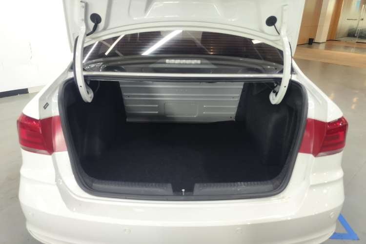 Used Volkswagen Santana 2019 1.5L Automatic Fashion Edition China VI Trunk