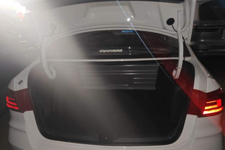 Used Volkswagen Santana 2019 1.5L Automatic Fashion Edition China VI Trunk