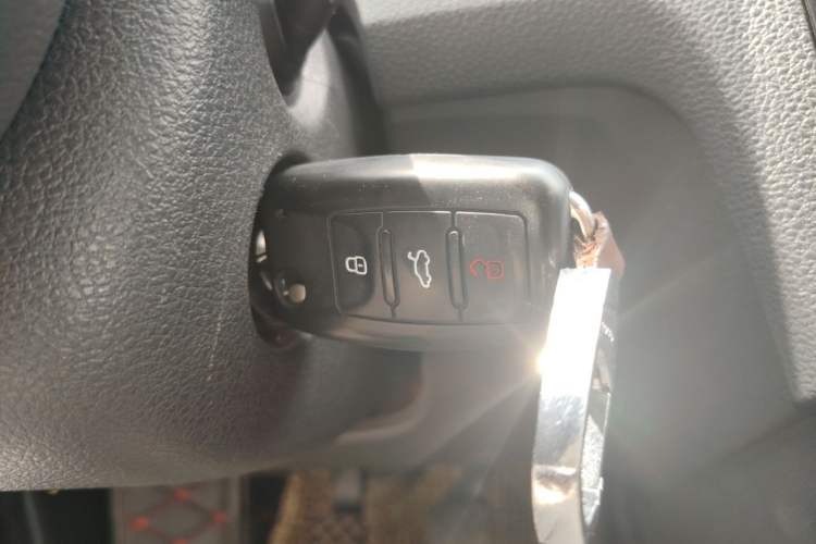 Used Volkswagen Santana 2019 1.5L Manual Fashion Edition China VI Standard Vehicle Key