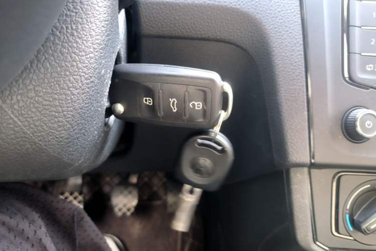 Used Volkswagen Santana 2019 1.5L Manual Fashion Edition China VI Standard Vehicle Key
