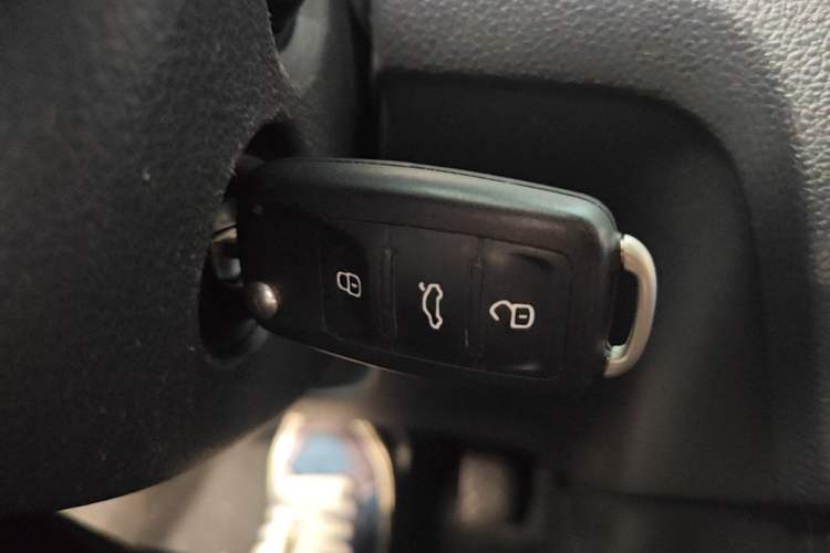 Used Volkswagen Santana 2019 1.5L Automatic Fashion Edition China VI Vehicle Key