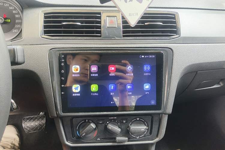 Used Volkswagen Santana 2021 1.5L Automatic Fashion Edition Audio And AC Panel