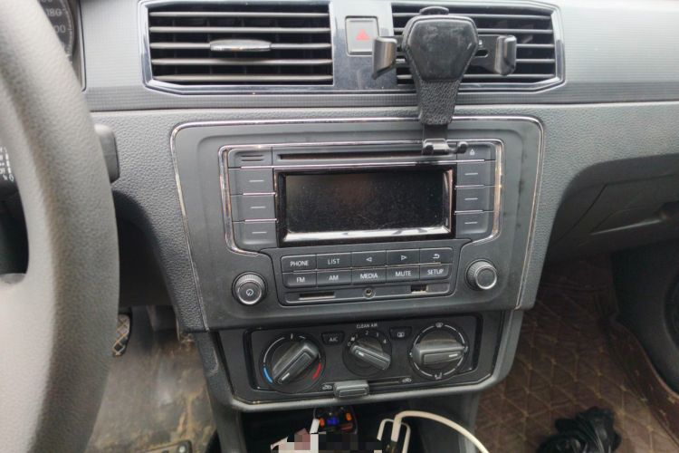 Used Volkswagen Santana 2021 1.5L Manual Fashion Edition Audio And AC Panel