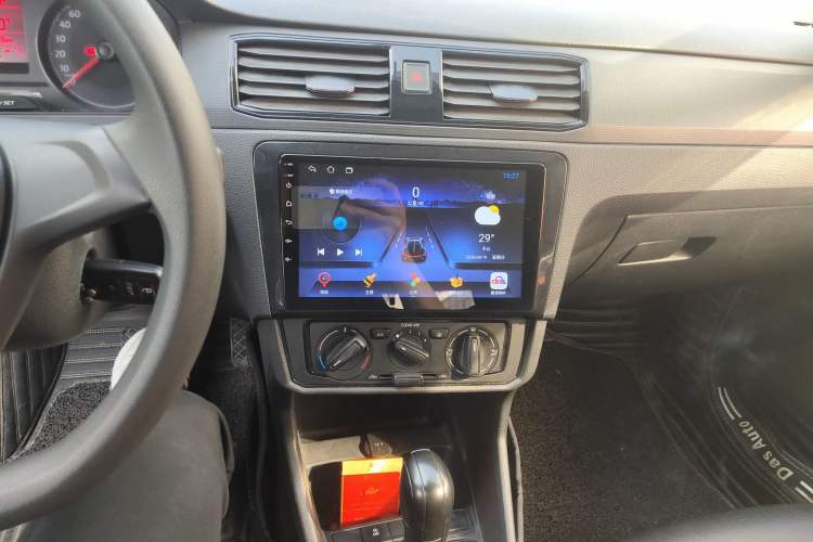 Used Volkswagen Santana 2021 1.5L Automatic Fashion Edition Audio And AC Panel