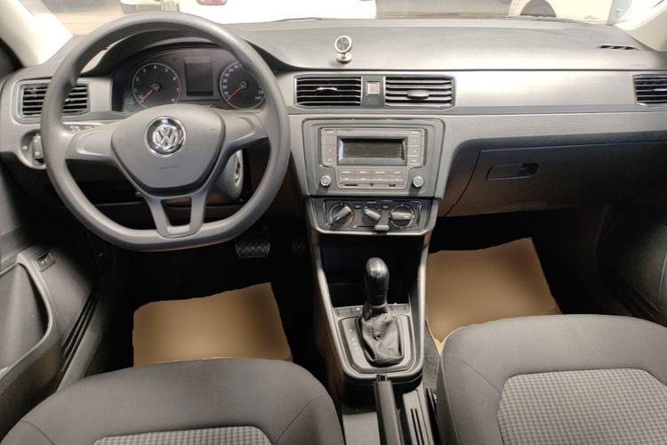Used Volkswagen Santana 2021 1.5L Automatic Fashion Edition Center Console