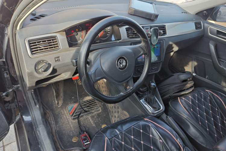 Used Volkswagen Santana 2021 1.5L Automatic Fashion Edition Center Console