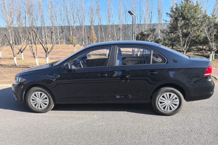 Used Volkswagen Santana 2021 1.5L Manual Fashion Edition Exterior 5