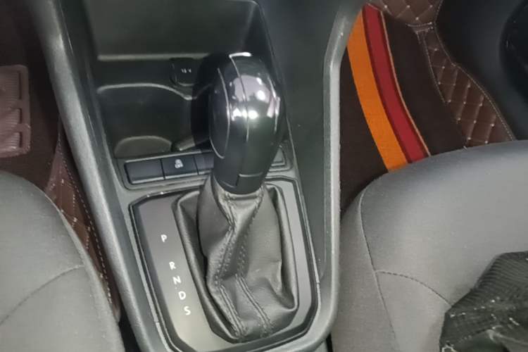 Used Volkswagen Santana 2021 1.5L Automatic Fashion Edition Gear Lever