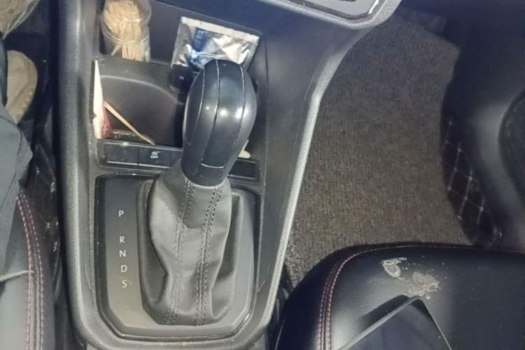 Used Volkswagen Santana 2021 1.5L Automatic Fashion Edition Gear Lever