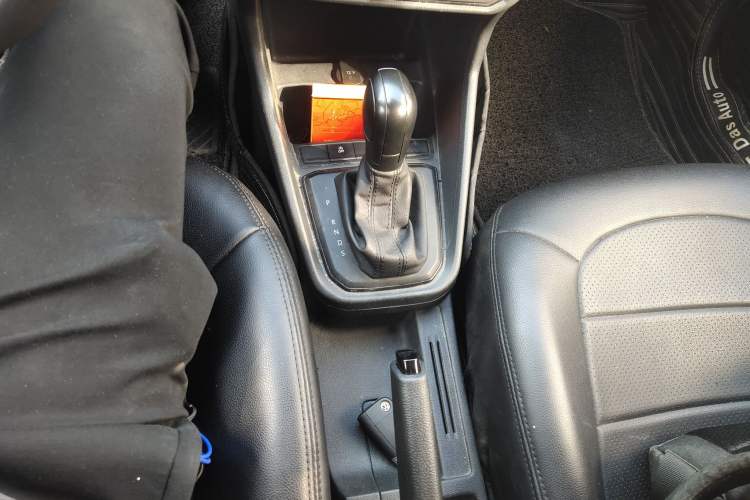 Used Volkswagen Santana 2021 1.5L Automatic Fashion Edition Gear Lever