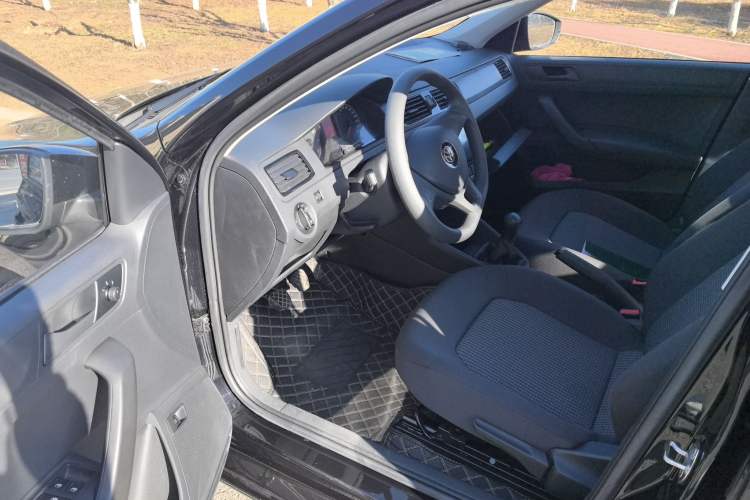 Used Volkswagen Santana 2021 1.5L Manual Fashion Edition Interior 2