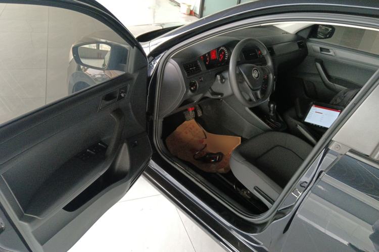 Used Volkswagen Santana 2021 1.5L Automatic Fashion Edition Interior 3