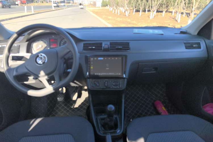Used Volkswagen Santana 2021 1.5L Manual Fashion Edition Interior 3