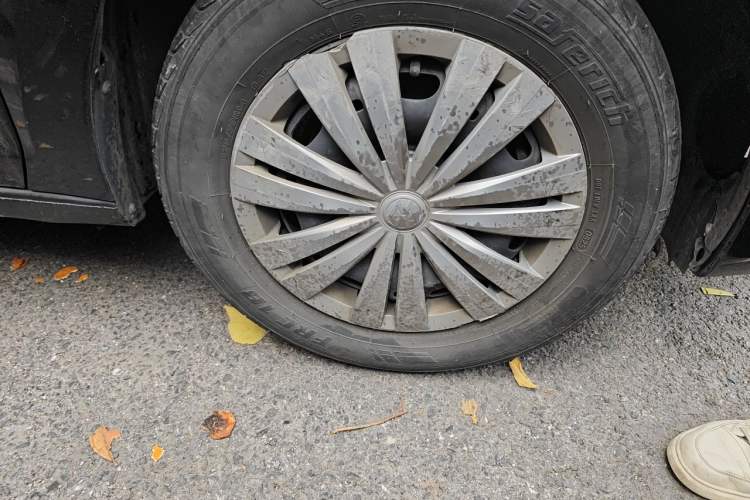 Used Volkswagen Santana 2021 1.5L Automatic Fashion Edition Right Front Wheel Hub