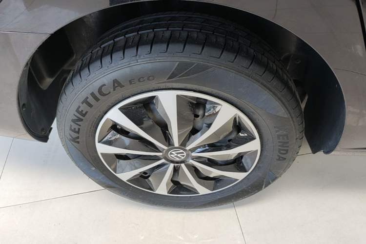 Used Volkswagen Santana 2021 1.5L Automatic Fashion Edition Right Rear Wheel Hub