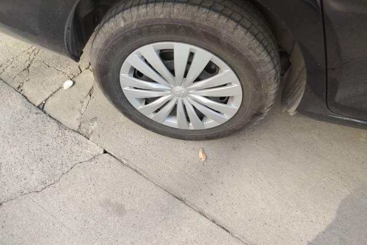 Used Volkswagen Santana 2021 1.5L Automatic Fashion Edition Right Rear Wheel Hub
