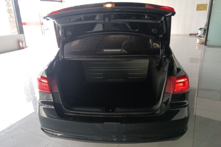 Used Volkswagen Santana 2021 1.5L Automatic Fashion Edition Trunk