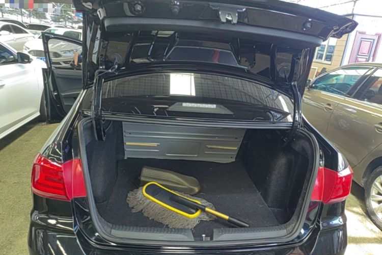 Used Volkswagen Santana 2021 1.5L Automatic Fashion Edition Trunk