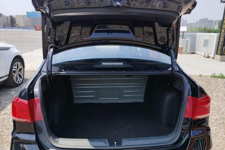 Used Volkswagen Santana 2021 1.5L Automatic Fashion Edition Trunk