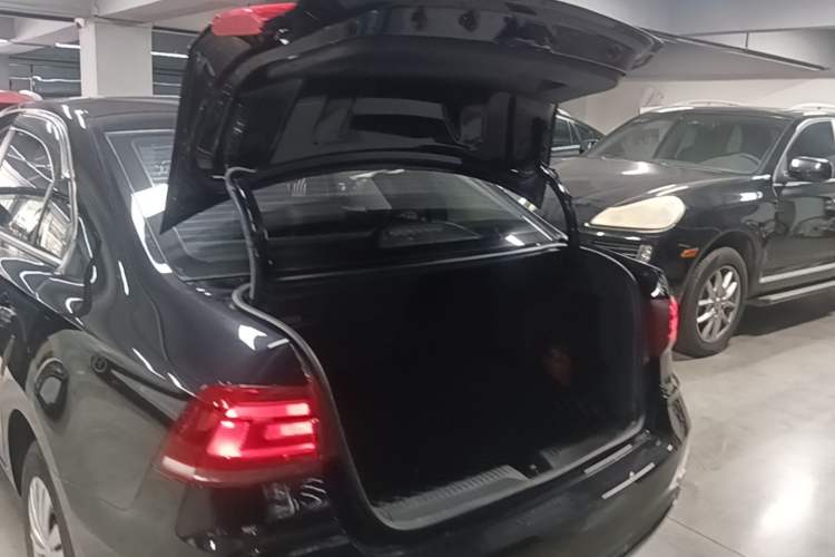 Used Volkswagen Santana 2021 1.5L Automatic Fashion Edition Trunk
