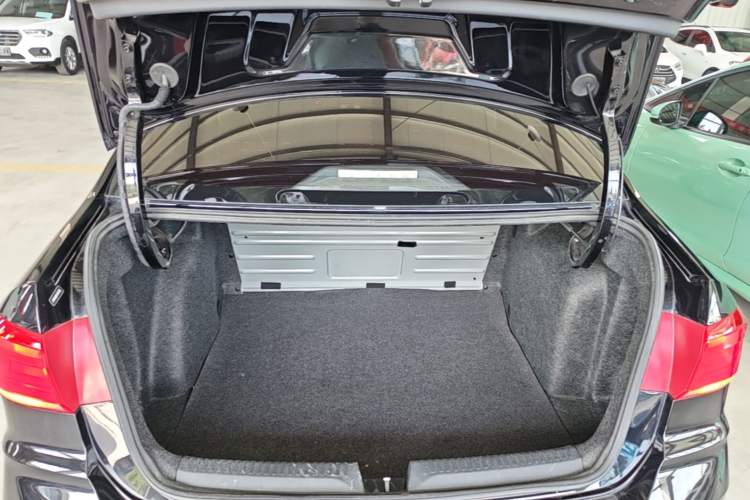 Used Volkswagen Santana 2021 1.5L Manual Fashion Edition Trunk