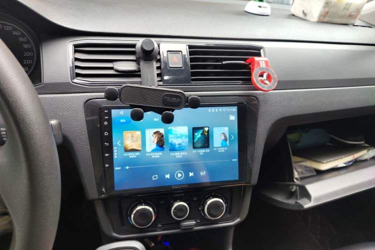 Used Volkswagen Santana 2021 1.5L Manual Fashion Edition Audio And AC Panel