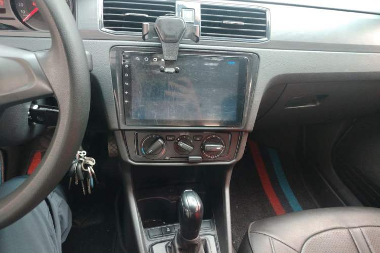 Used Volkswagen Santana 2021 1.5L Automatic Fashion Edition Audio And AC Panel