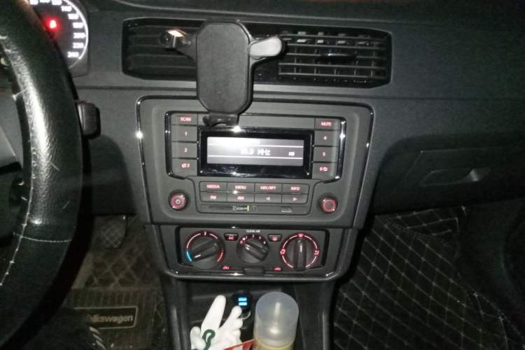 Used Volkswagen Santana 2021 1.5L Manual Fashion Edition Audio And AC Panel
