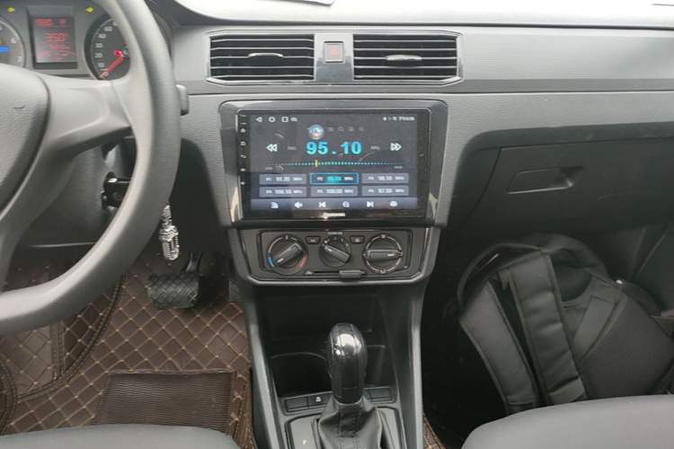 Used Volkswagen Santana 2021 1.5L Automatic Fashion Edition Audio And AC Panel