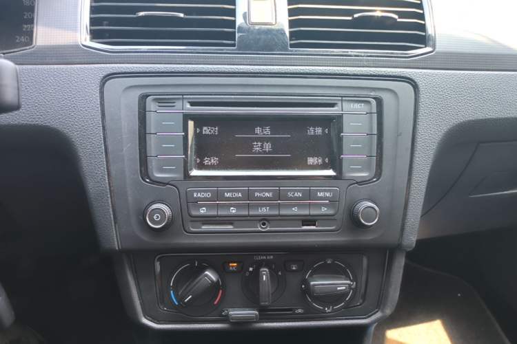 Used Volkswagen Santana 2021 1.5L Manual Fashion Edition Audio And AC Panel